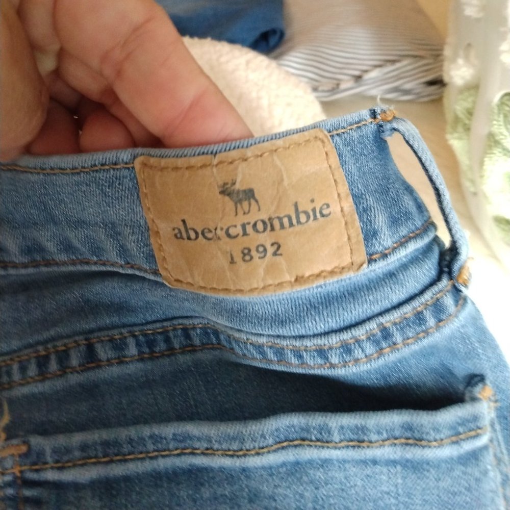 Girls Abercombie super skinny jeans